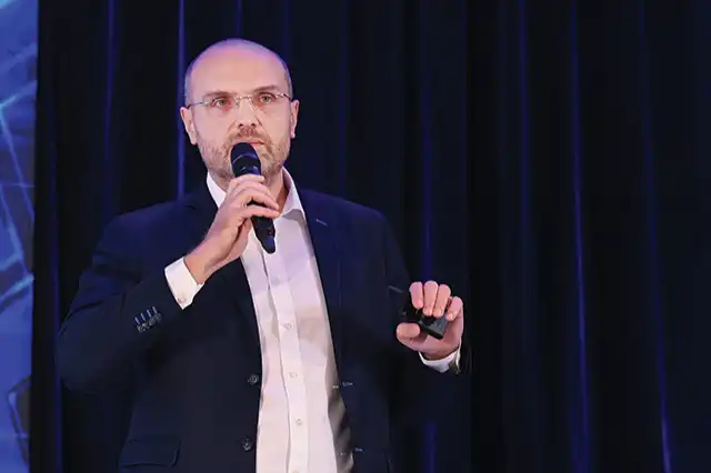 Adopţia AI este lentă în România pentru că există o conectare încă insuficientă a organizaţiilor la ce se întâmplă la nivel european şi global